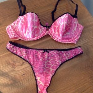 NWOT Betsey Johnson Pink Leopard Bra & Thong 36C